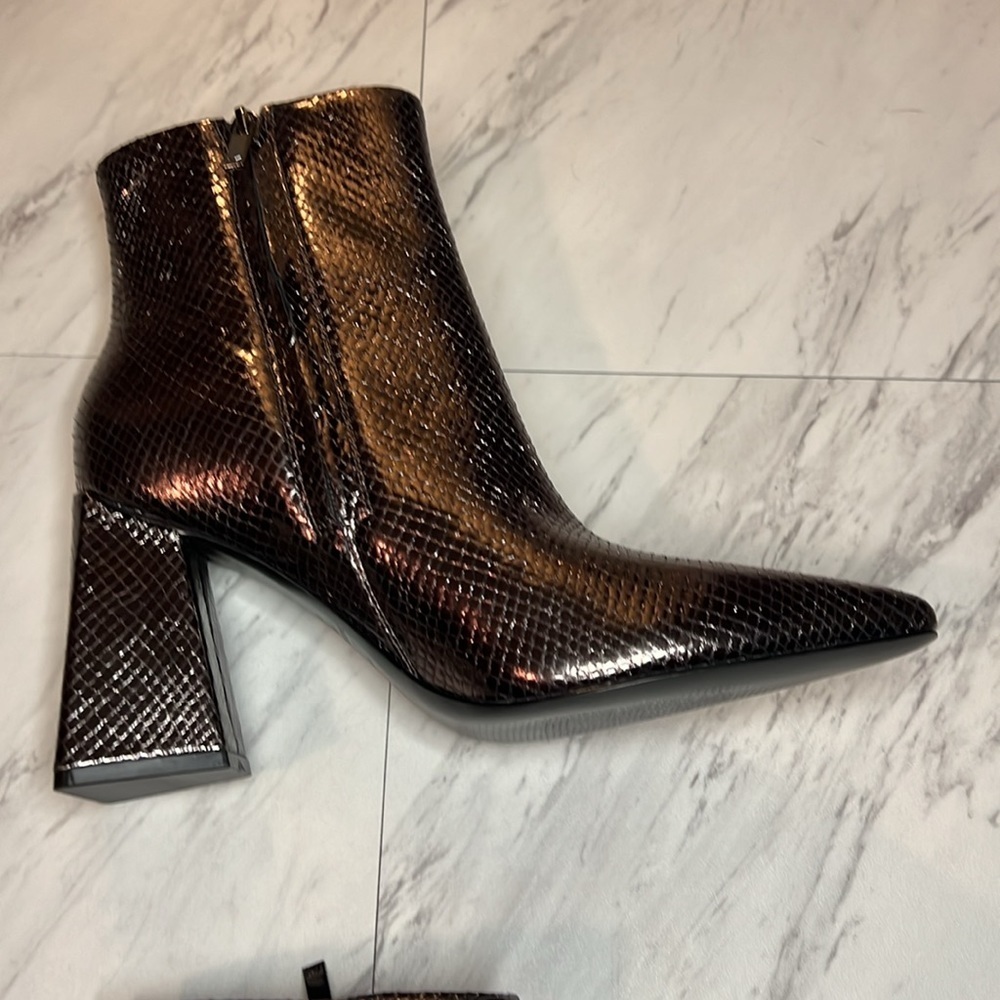 Marc fisher Kulika heeled printed snake leather bootie boot shoe metallic 8 - Picture 4 of 9